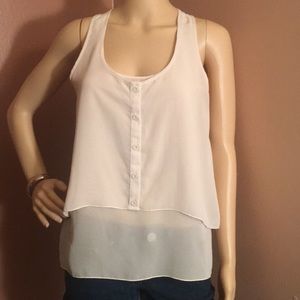 Very cute Like new H&M sheer top🌸 Size 6